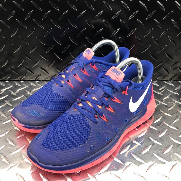 Nike Shoes - NIKE FREE 5.0